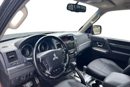 met. harmaa Mitsubishi Pajero 2015 kuva 3.