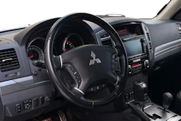 met. harmaa Mitsubishi Pajero 2015 kuva 6.