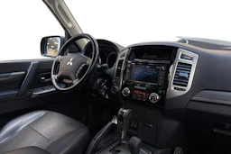 met. harmaa Mitsubishi Pajero 2015 kuva 7.