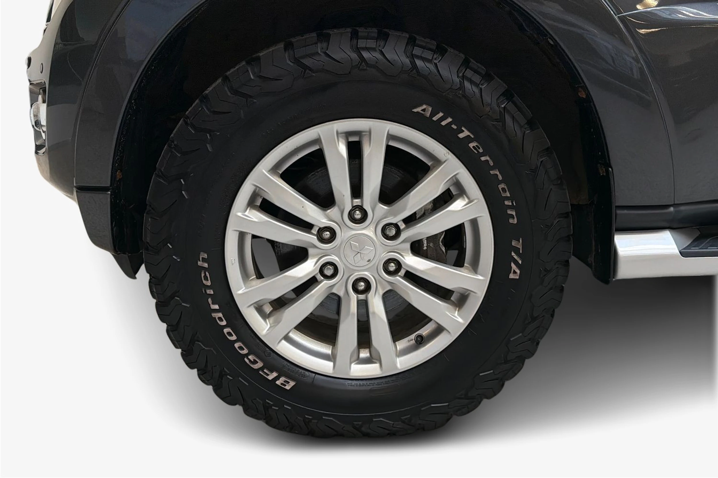 met. harmaa Mitsubishi Pajero 2015 kuva 9.