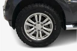 met. harmaa Mitsubishi Pajero 2015 kuva 9.