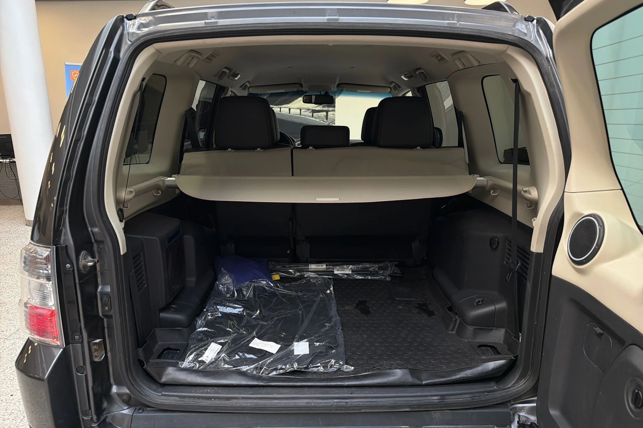 met. harmaa Mitsubishi Pajero 2015 kuva 26.