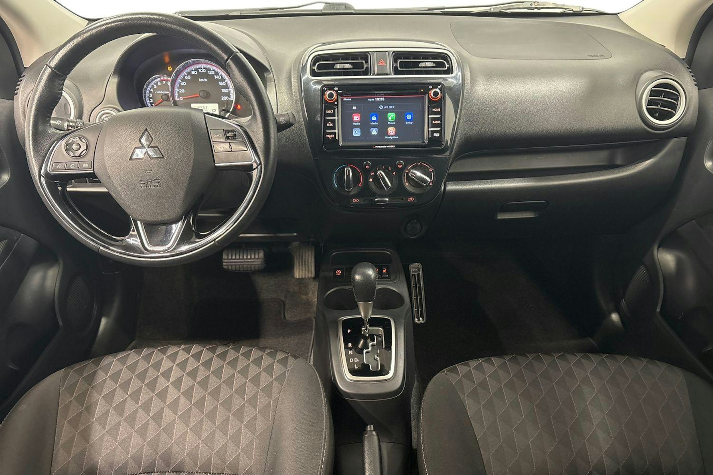 harmaa Mitsubishi Space Star 2020 kuva 9.