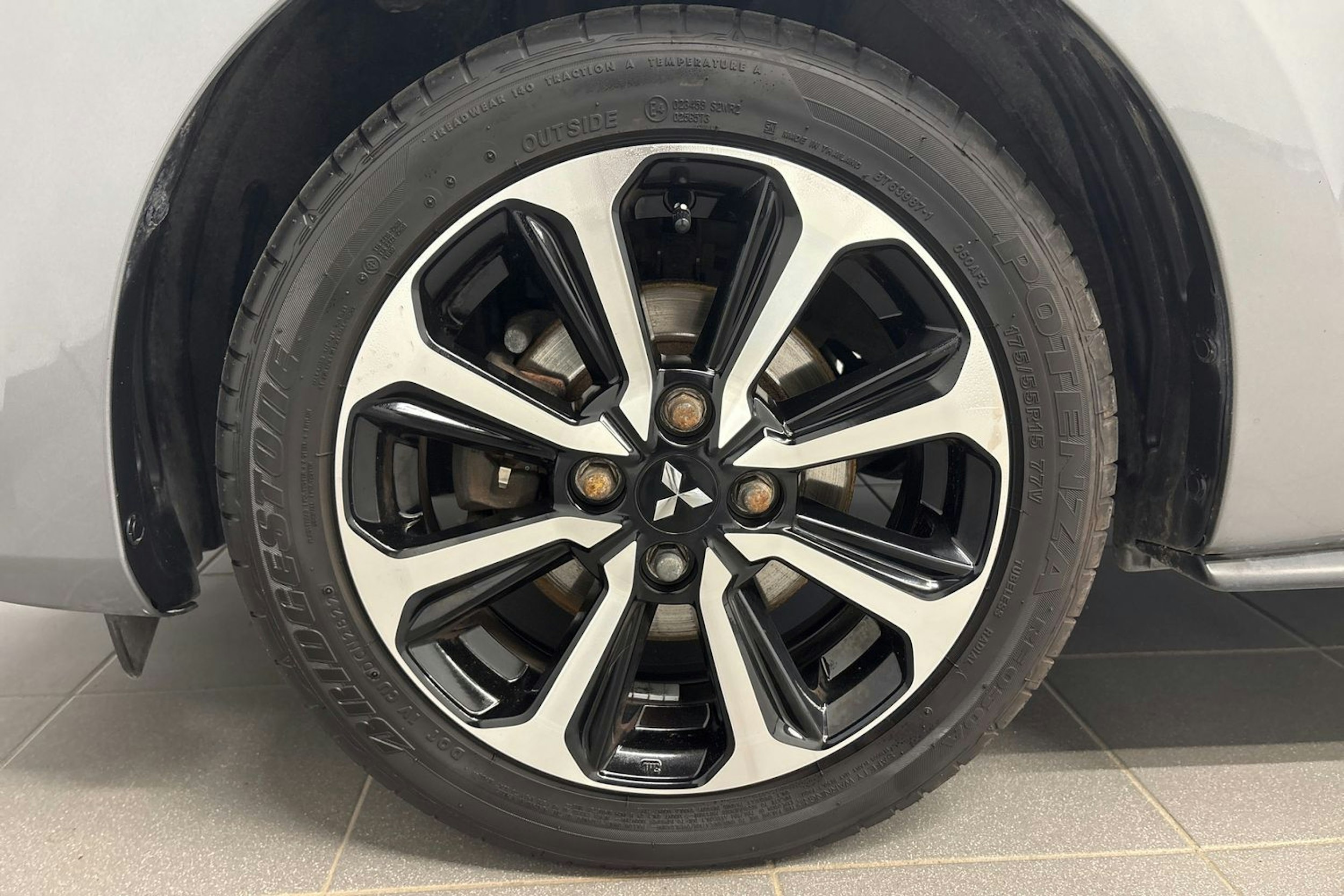 harmaa Mitsubishi Space Star 2020 kuva 11.