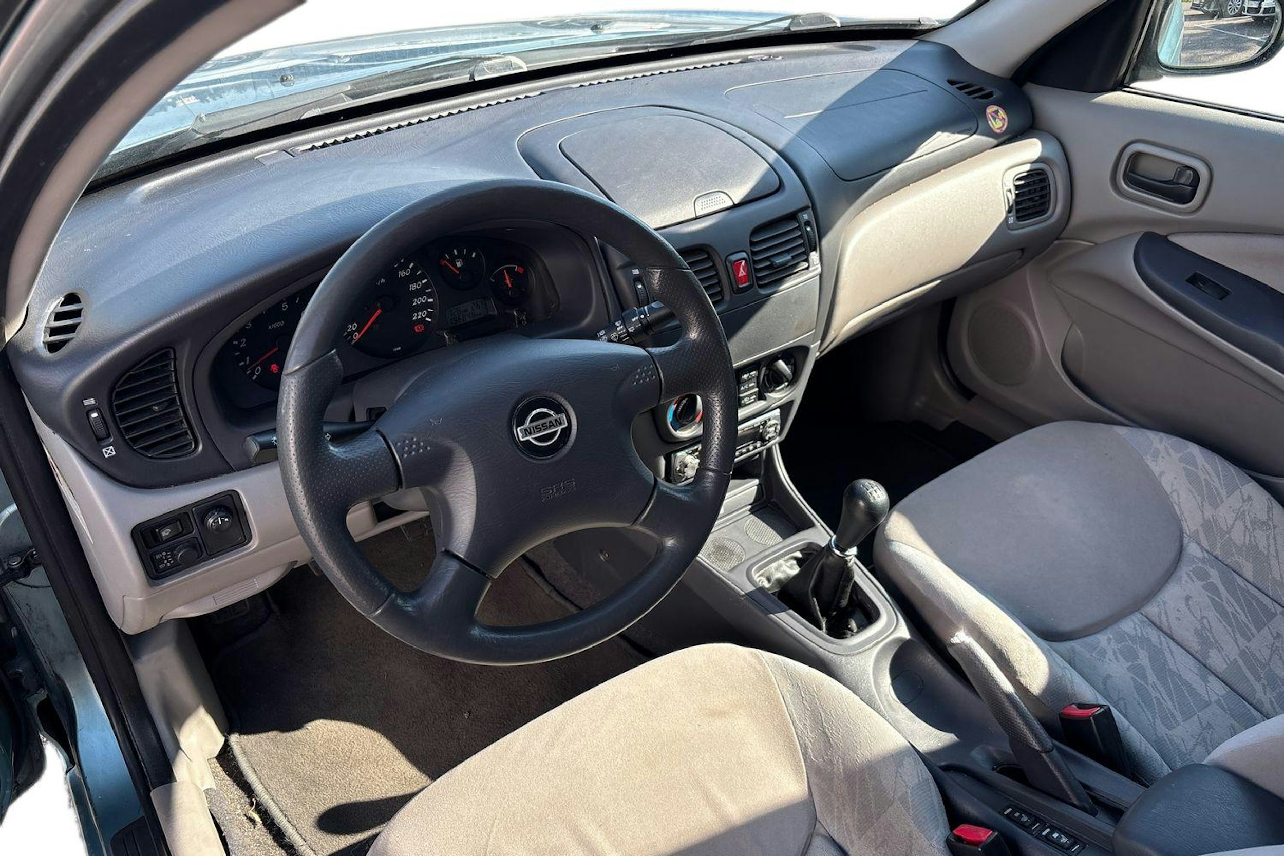 Vihreä Nissan ALMERA 2000 kuva 7.