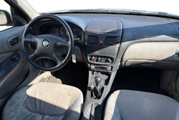 Vihreä Nissan ALMERA 2000 kuva 9.