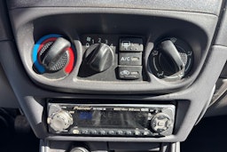 Vihreä Nissan ALMERA 2000 kuva 18.