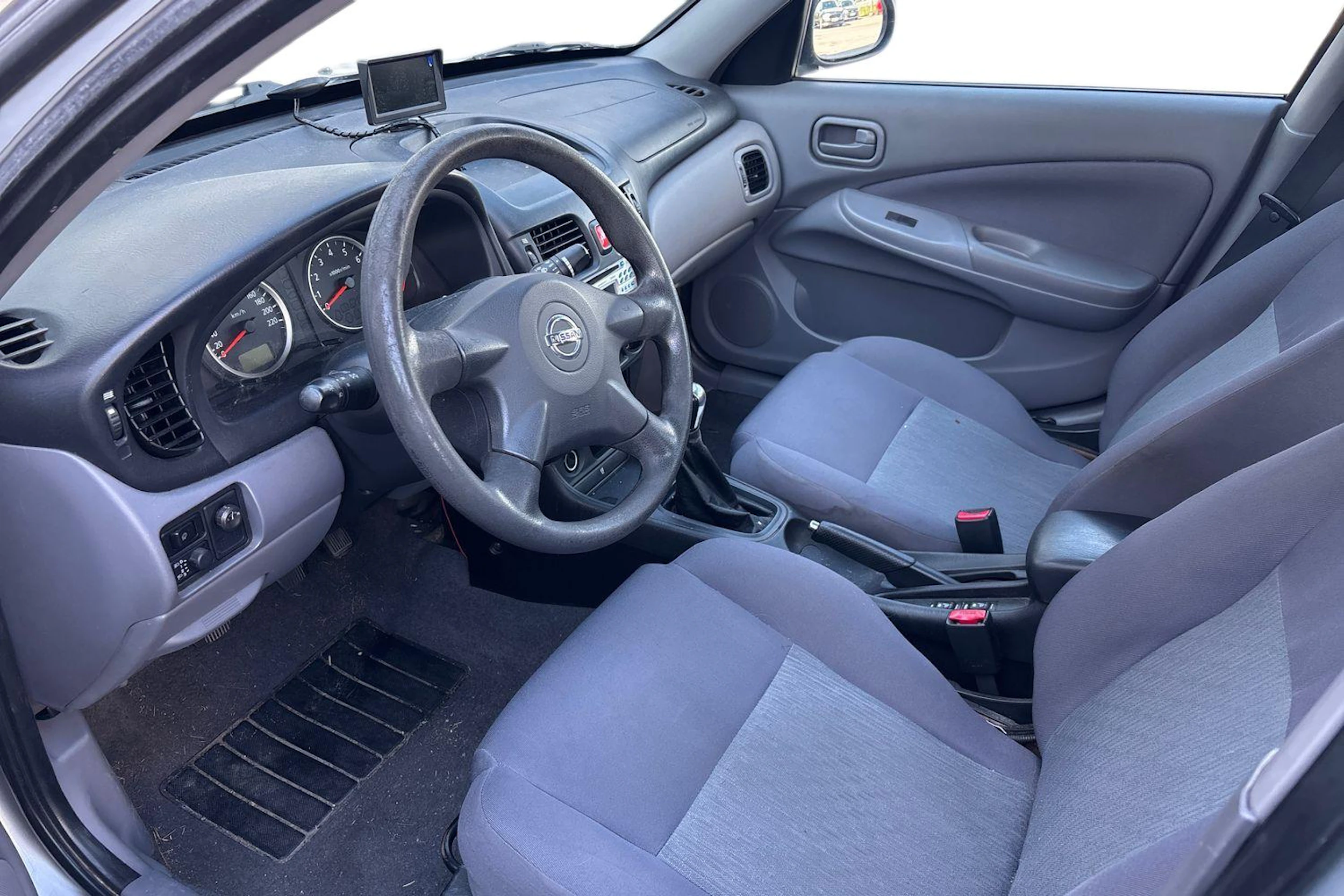 Hopea Nissan ALMERA 2003 kuva 6.