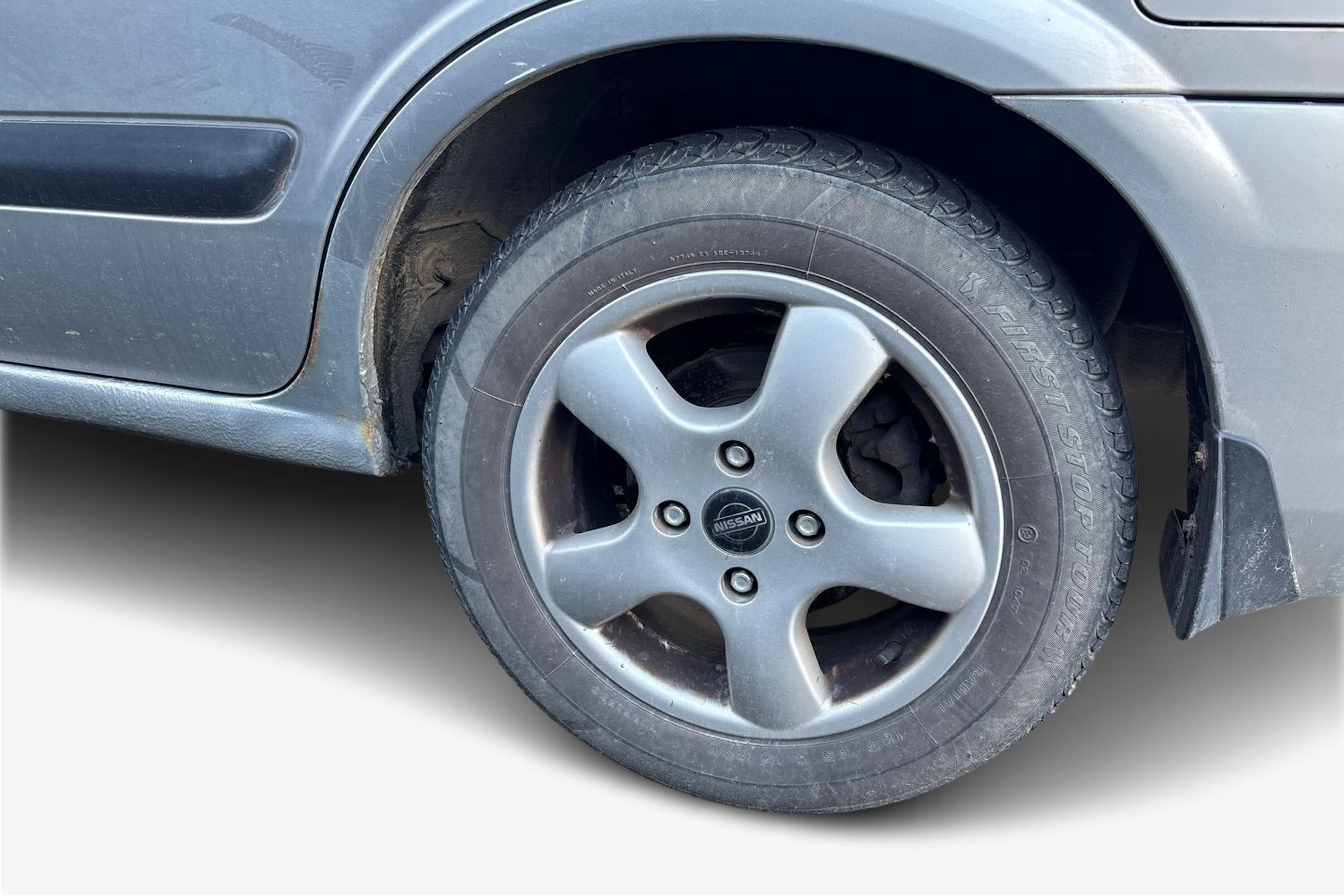 Hopea Nissan ALMERA 2003 kuva 9.