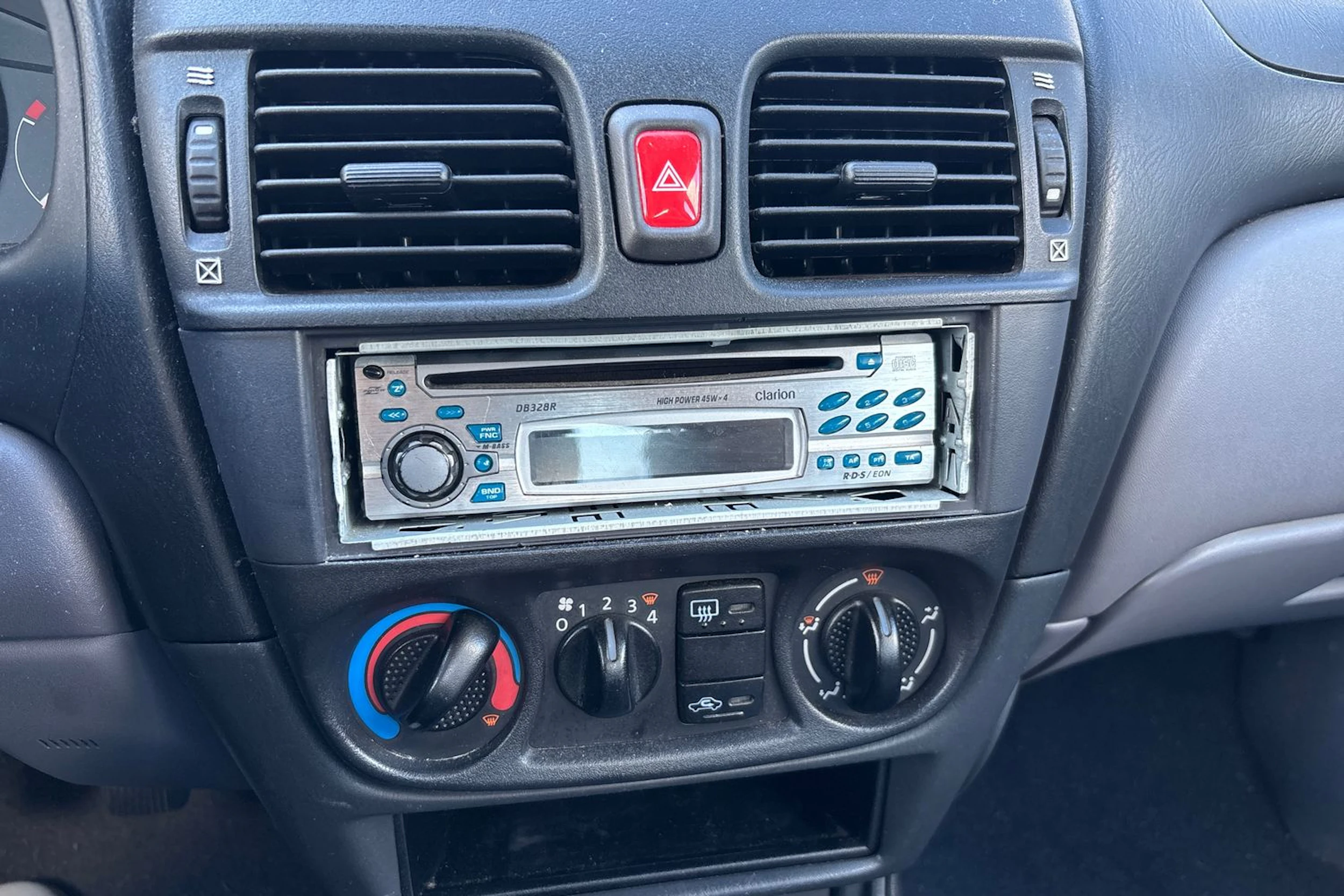 Hopea Nissan ALMERA 2003 kuva 23.