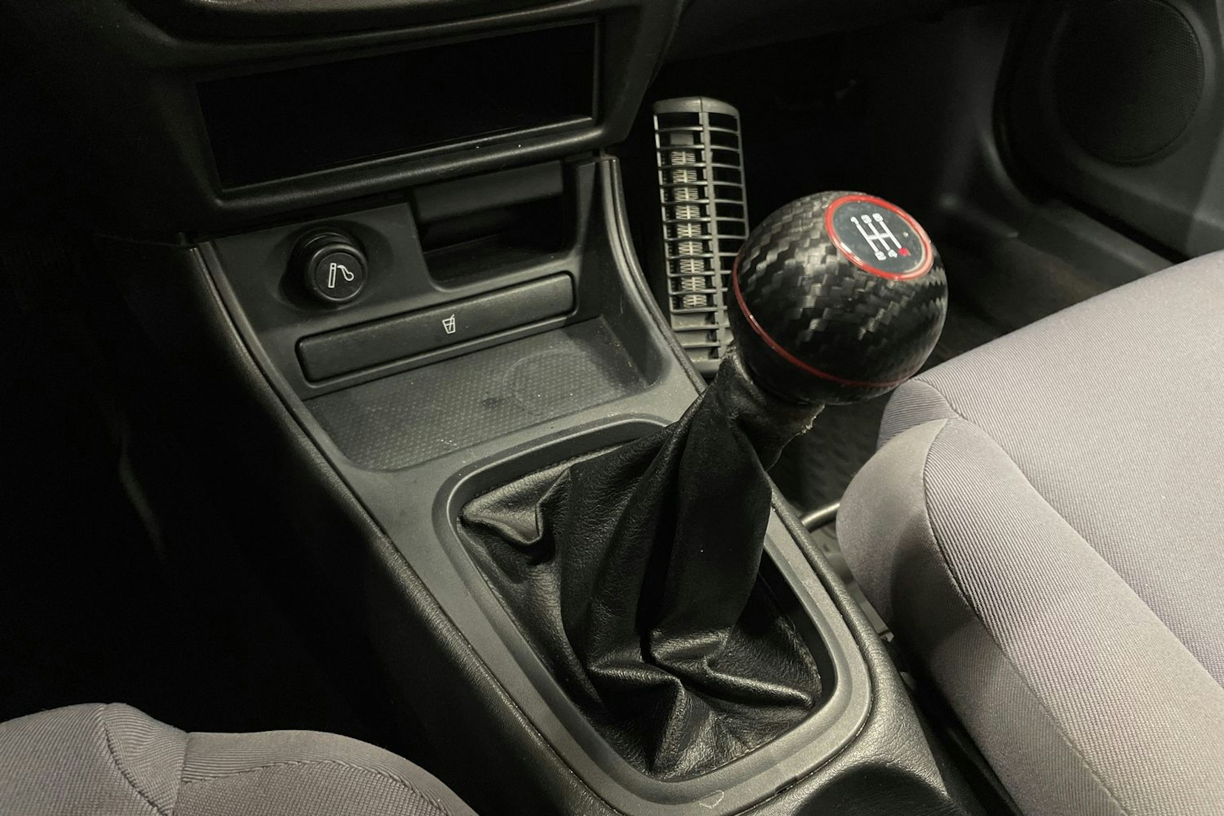 hopea Nissan Almera 2004 kuva 14.