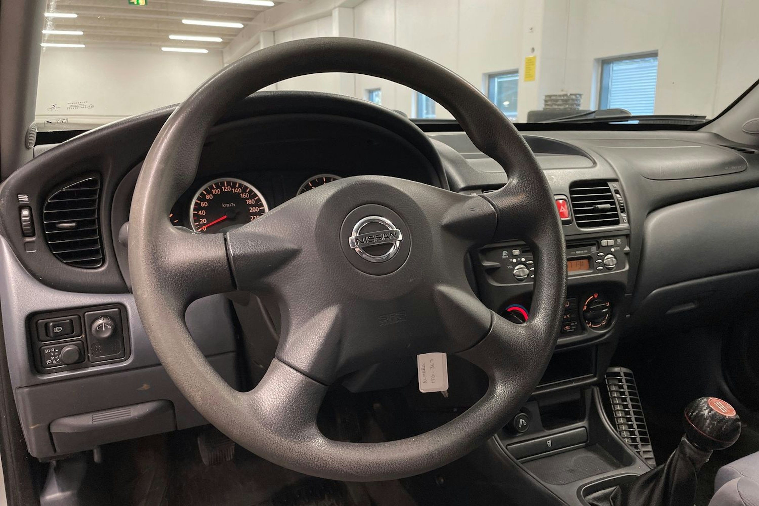 hopea Nissan Almera 2004 kuva 16.