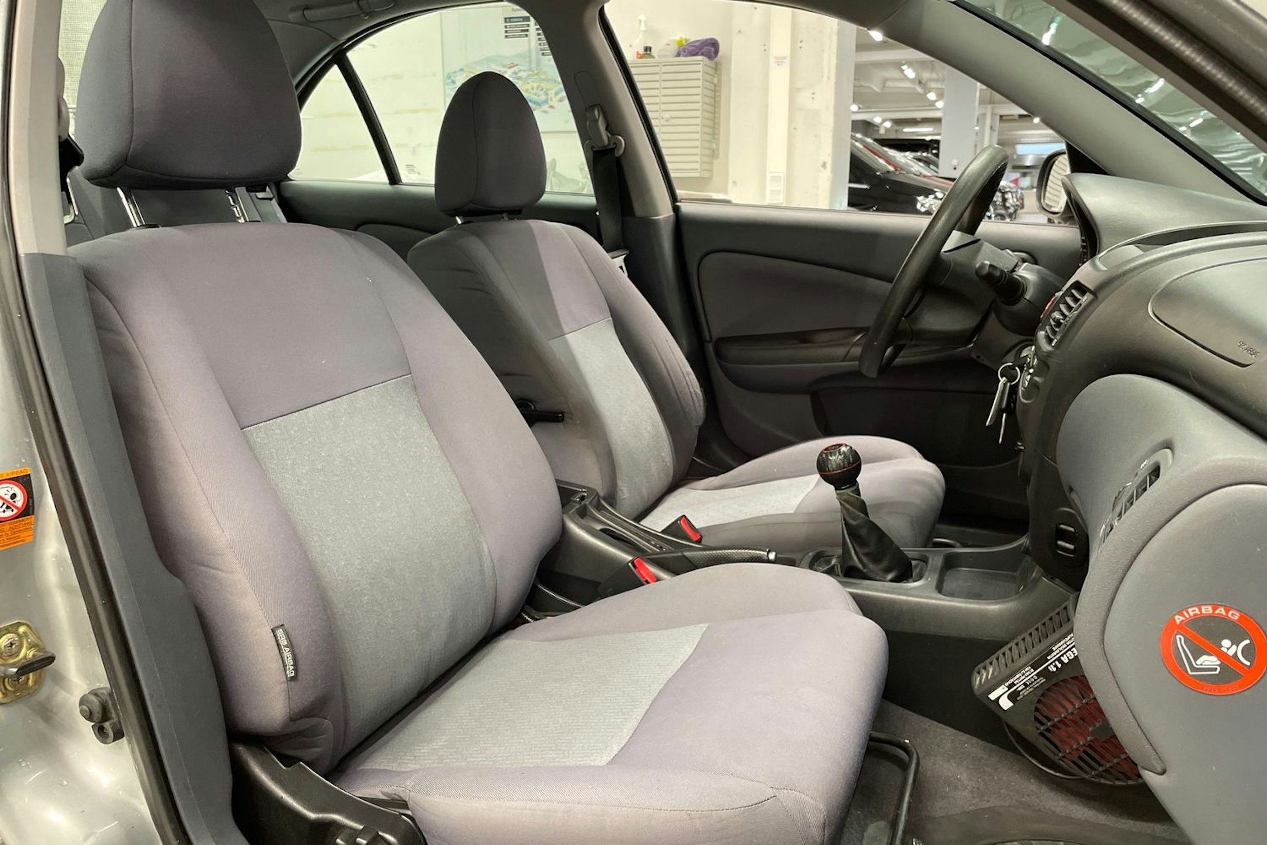 hopea Nissan Almera 2004 kuva 17.