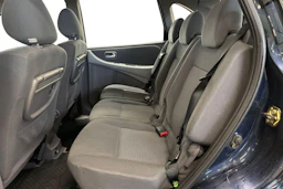 sininen Nissan Almera 2004 kuva 11.