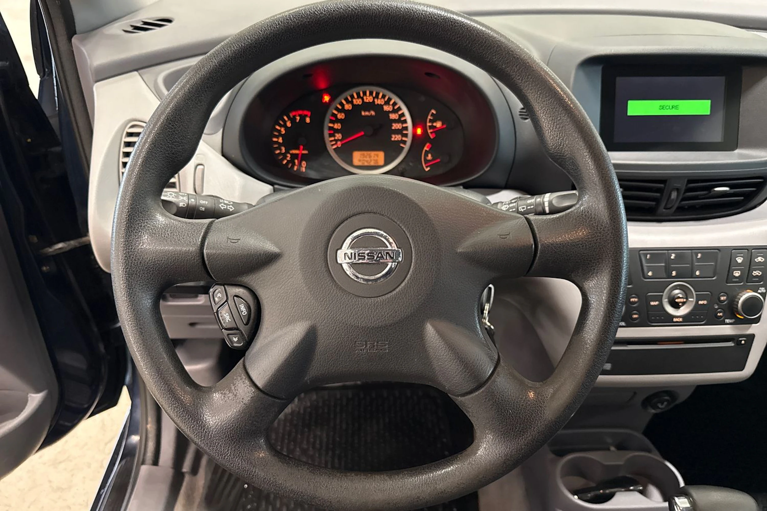 sininen Nissan Almera 2004 kuva 16.