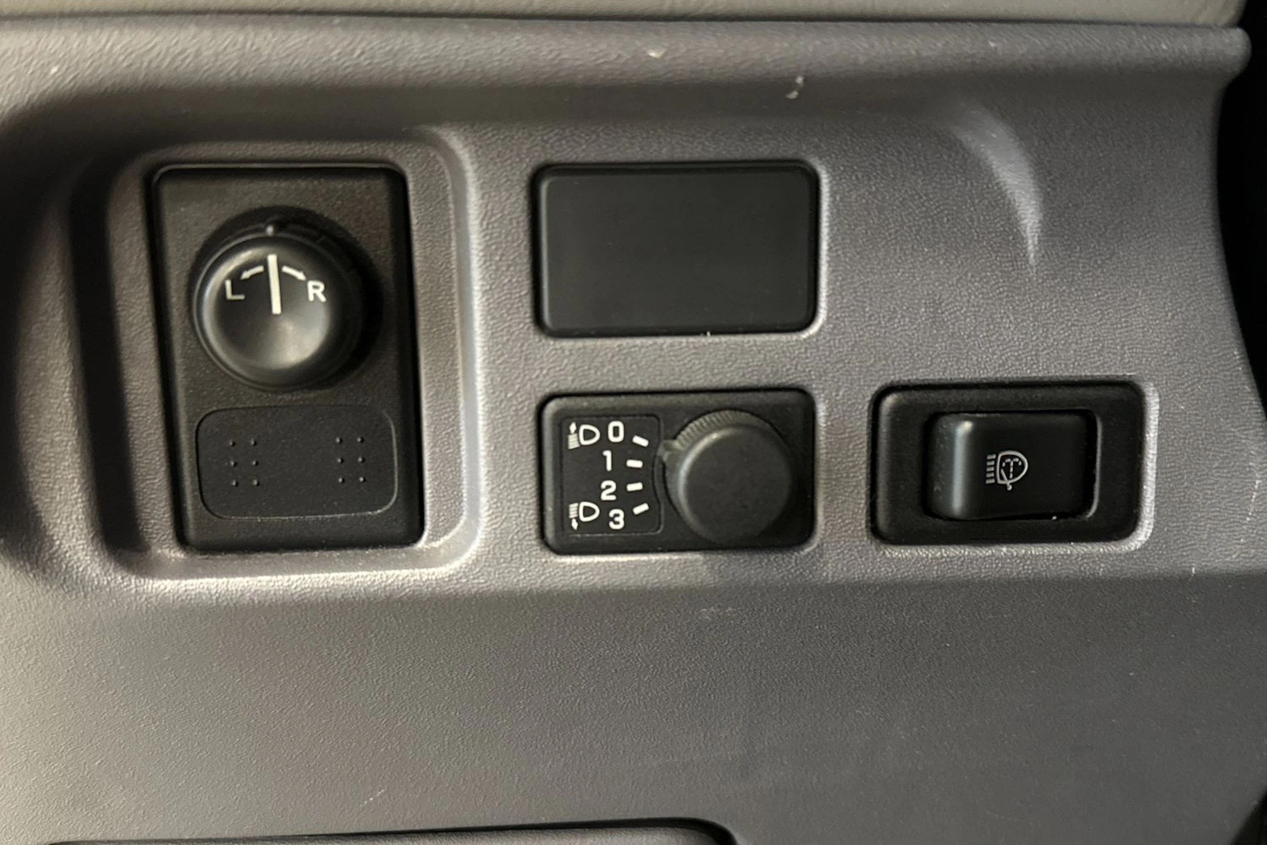 sininen Nissan Almera 2004 kuva 22.