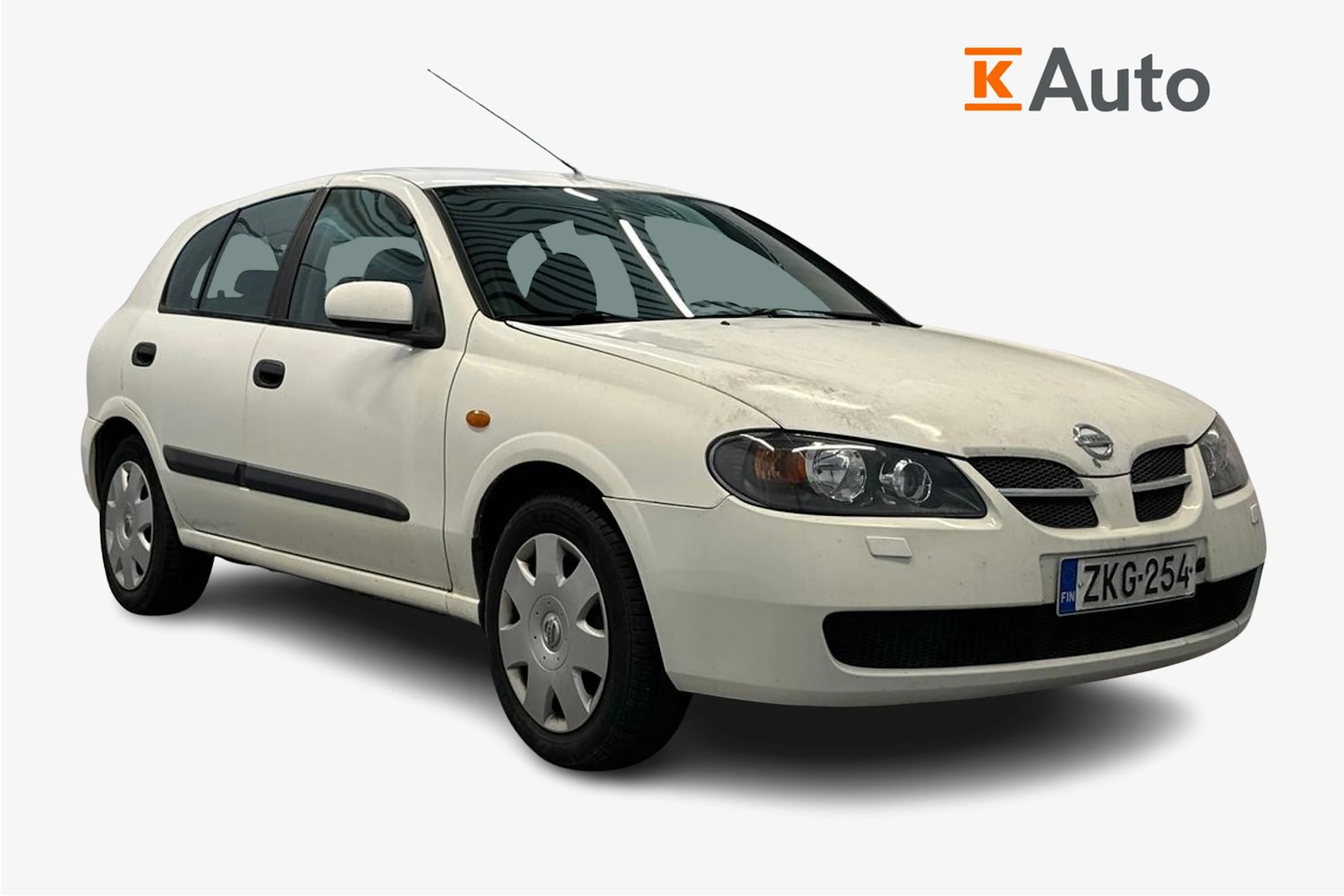 Valkoinen Nissan ALMERA 2004 kuva 1.