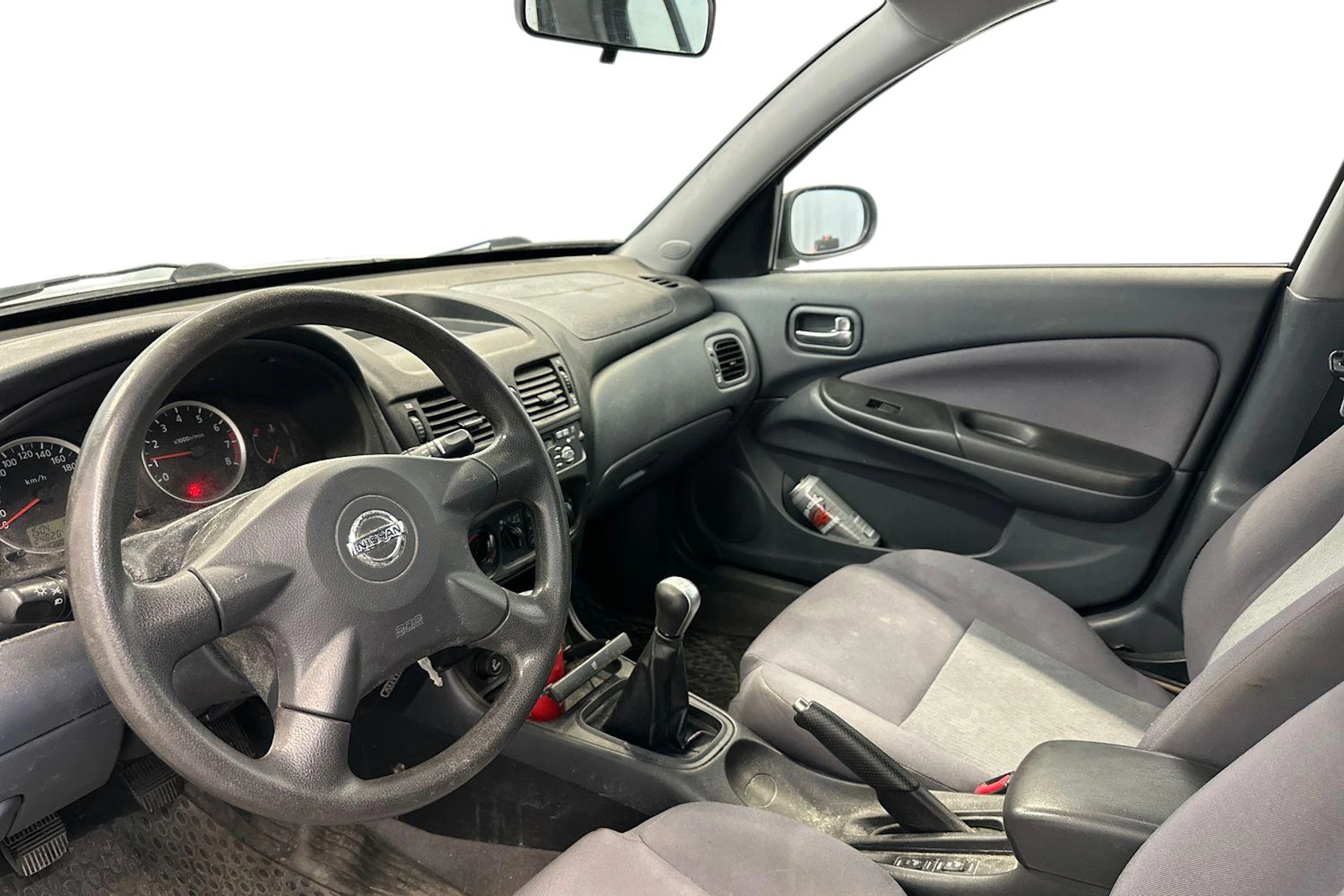 Valkoinen Nissan ALMERA 2004 kuva 9.