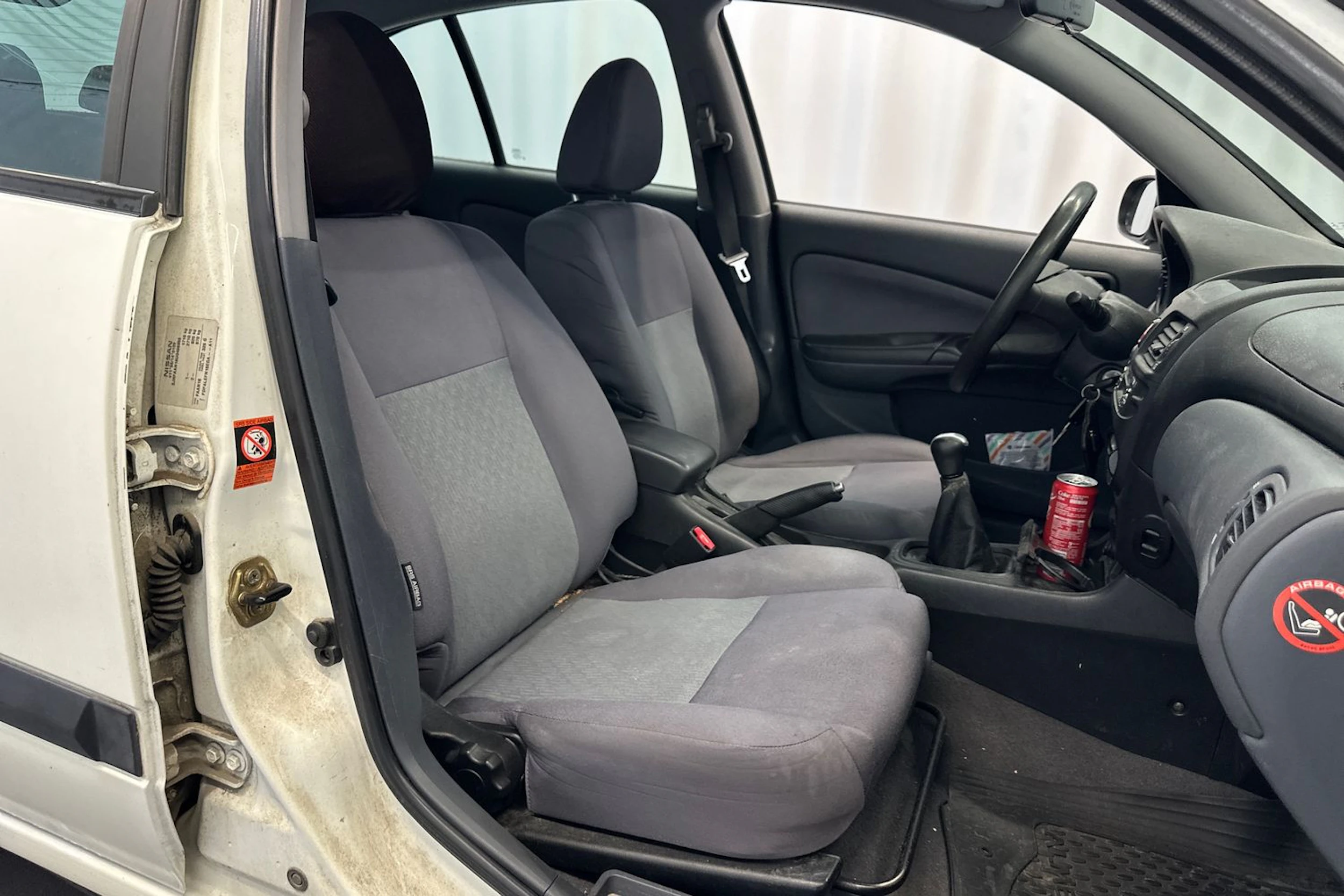 Valkoinen Nissan ALMERA 2004 kuva 14.