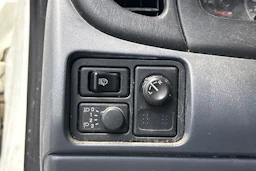 Valkoinen Nissan ALMERA 2004 kuva 18.