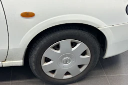 Valkoinen Nissan ALMERA 2004 kuva 24.