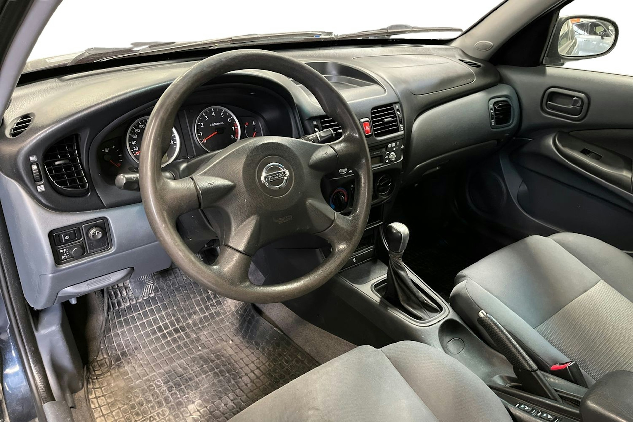 Sininen Nissan ALMERA 2005 kuva 7.