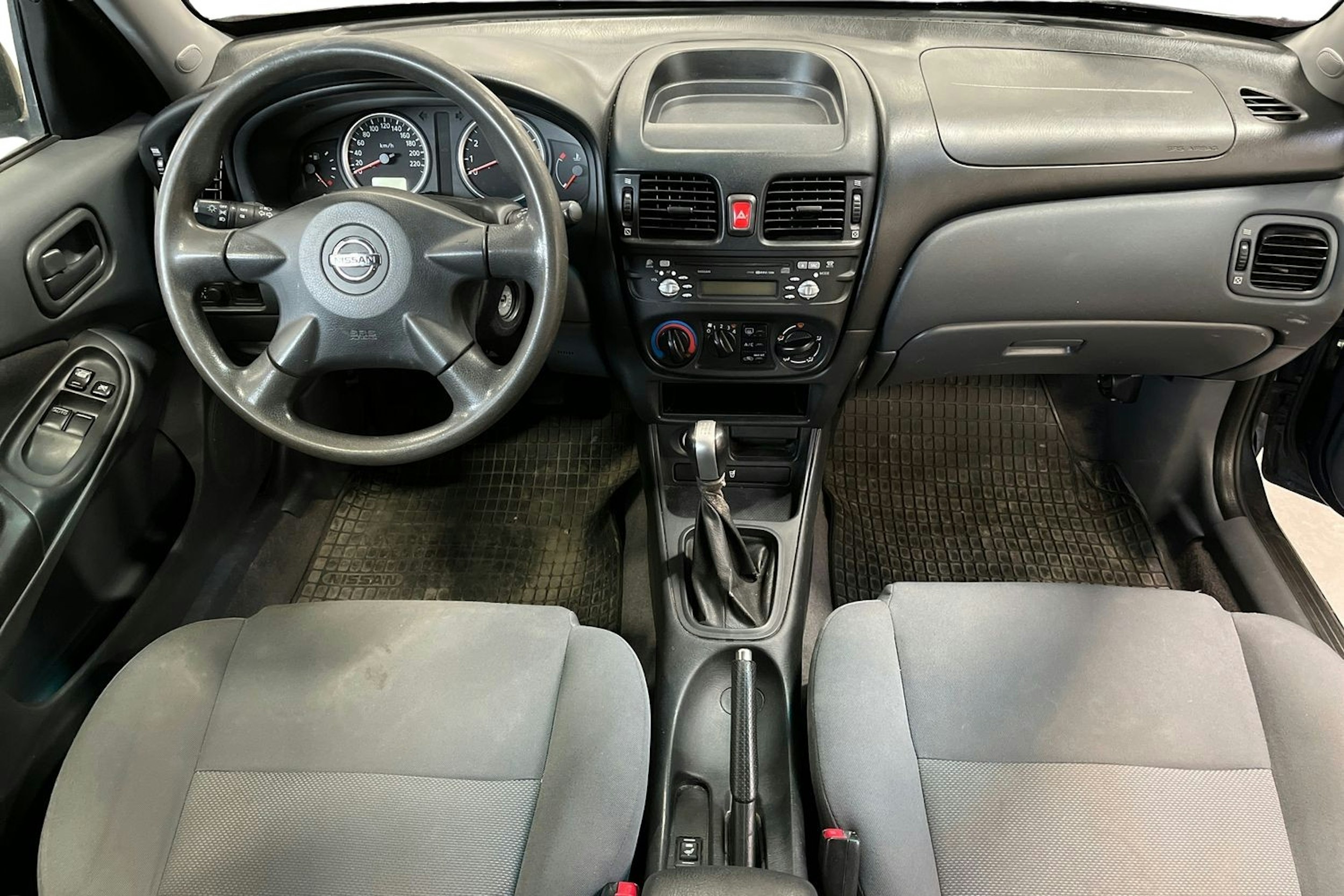 Sininen Nissan ALMERA 2005 kuva 9.
