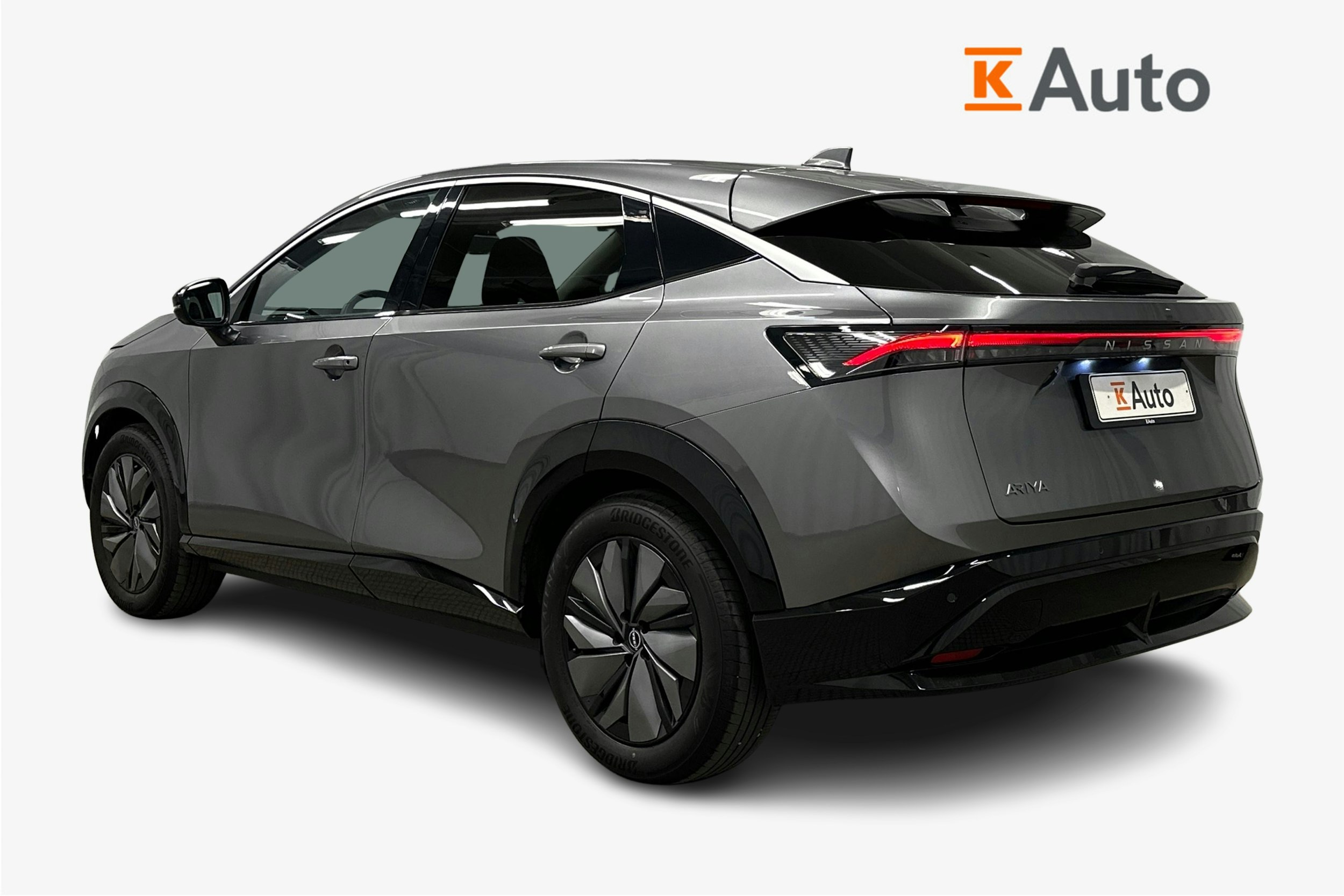 harmaa Nissan Ariya 2022 kuva 2.