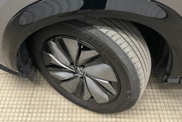 harmaa Nissan Ariya 2022 kuva 13.