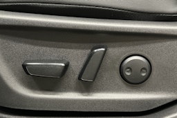 harmaa Nissan Ariya 2022 kuva 17.