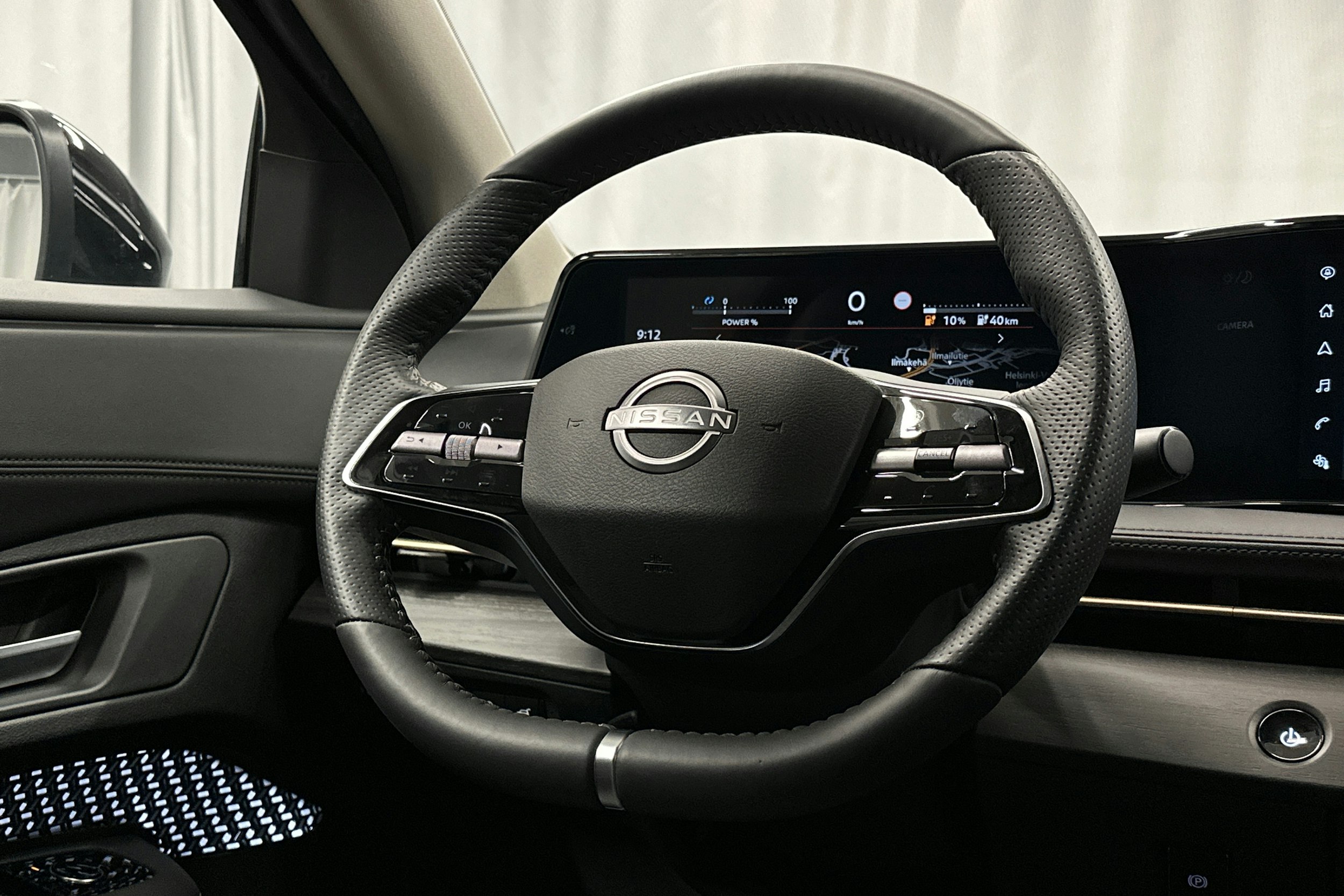 harmaa Nissan Ariya 2022 kuva 19.
