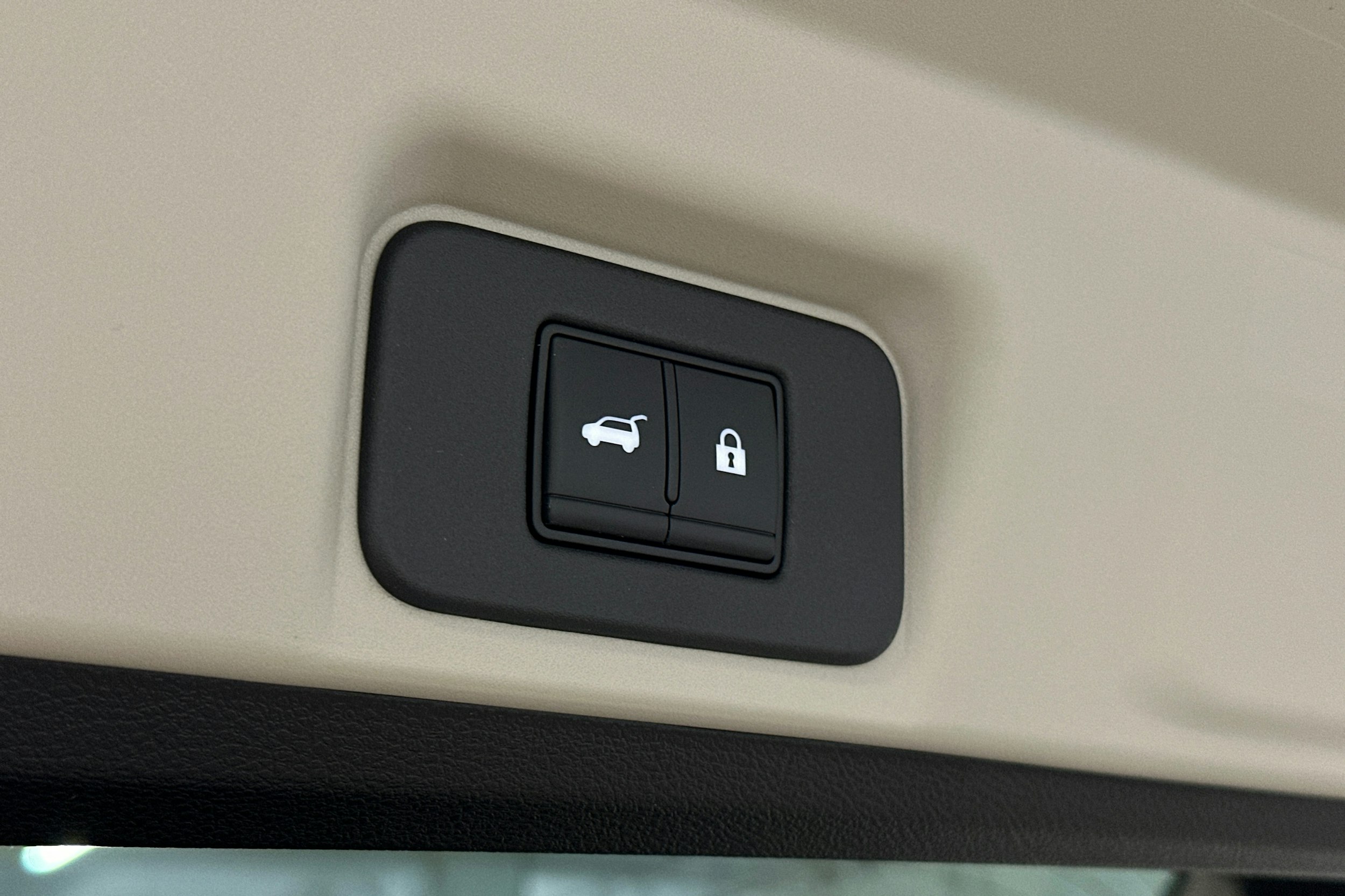 harmaa Nissan Ariya 2022 kuva 15.