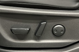 harmaa Nissan Ariya 2022 kuva 17.