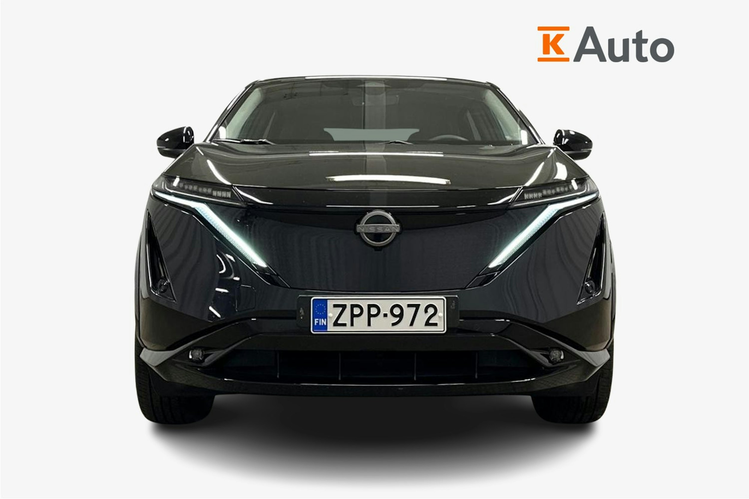 violetti Nissan Ariya 2022 kuva 5.