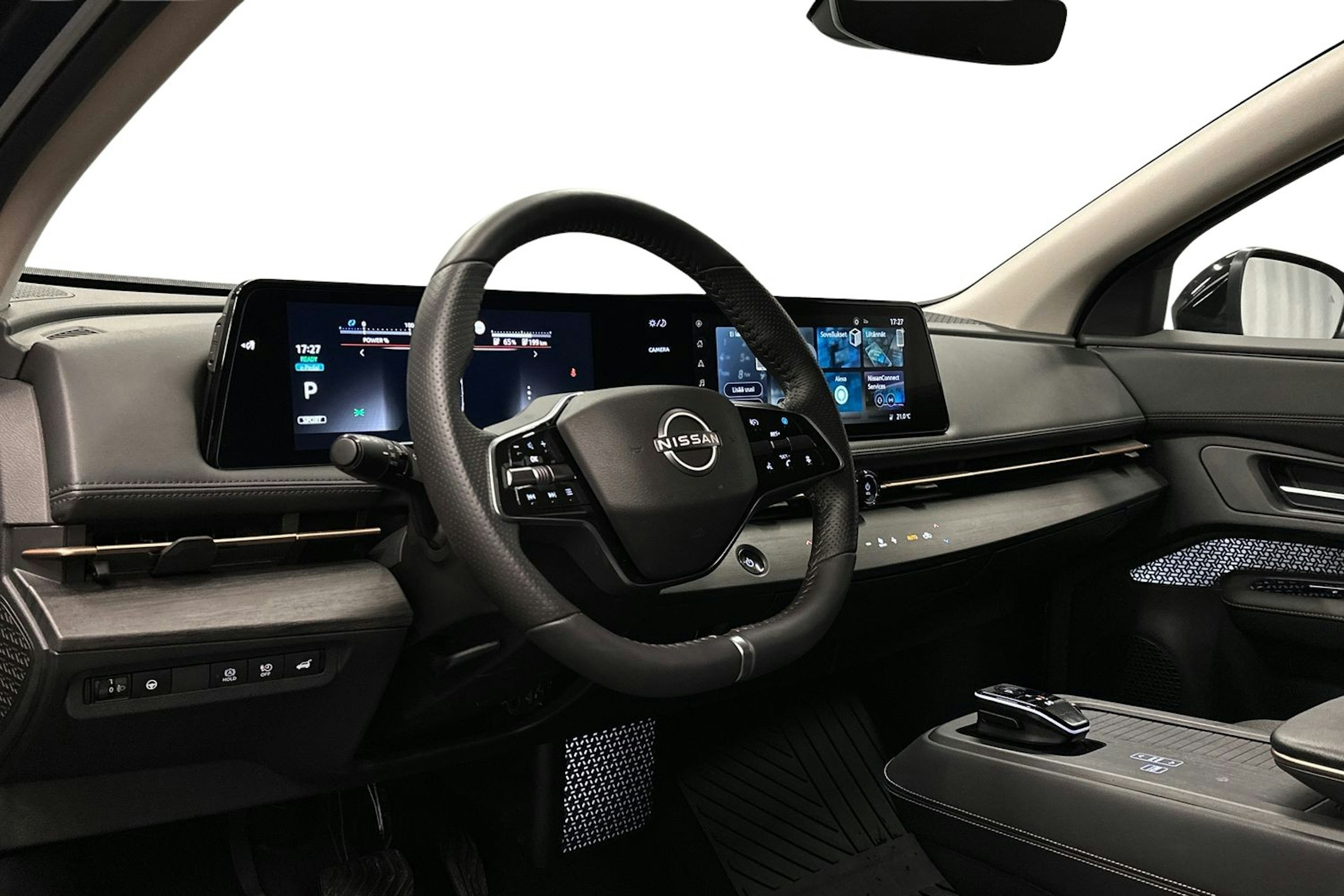 violetti Nissan Ariya 2022 kuva 7.