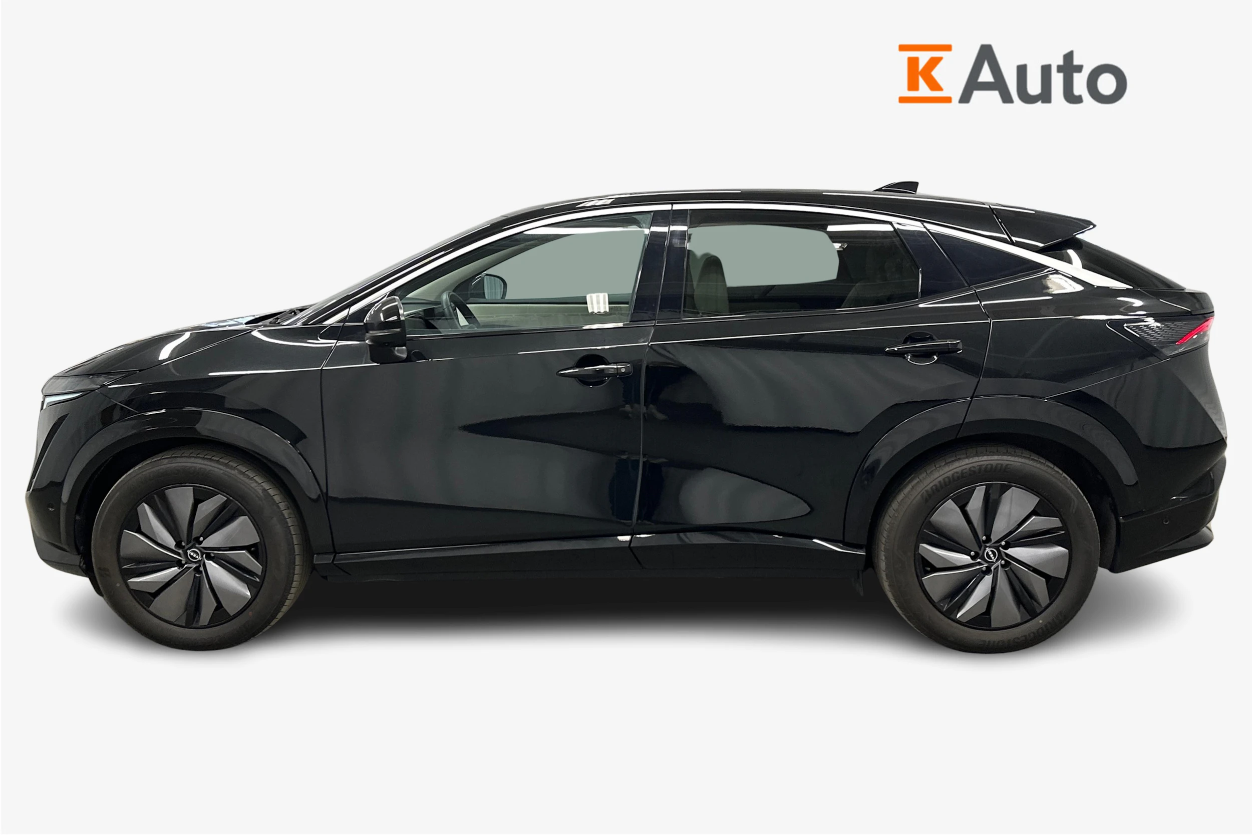 musta Nissan Ariya 2022 kuva 7.