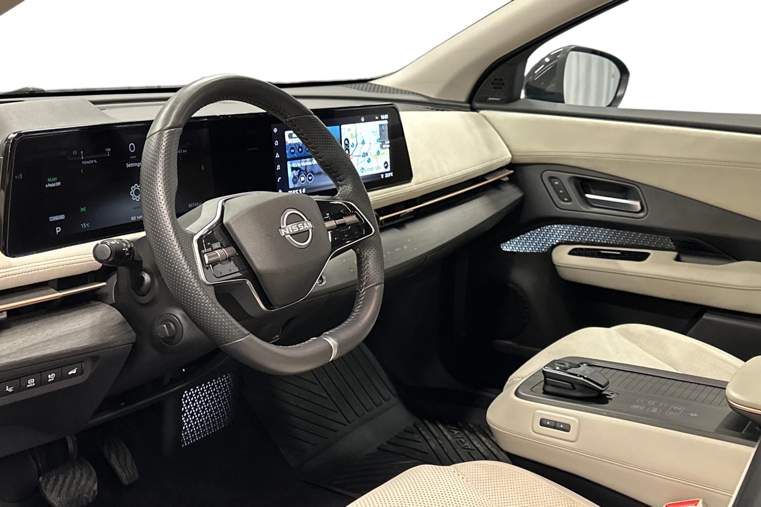 musta Nissan Ariya 2022 kuva 8.