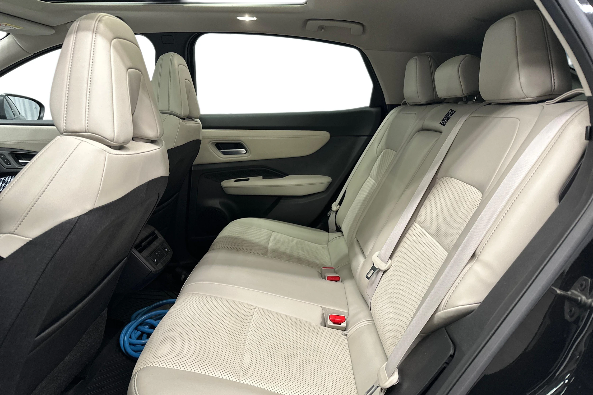 musta Nissan Ariya 2022 kuva 11.