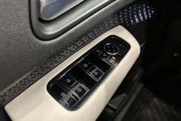 musta Nissan Ariya 2022 kuva 19.