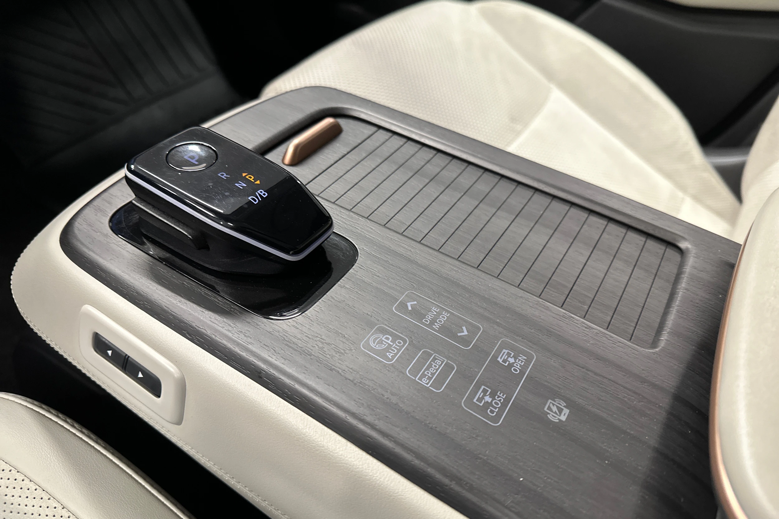 musta Nissan Ariya 2022 kuva 26.