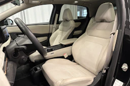 musta Nissan Ariya 2022 kuva 28.