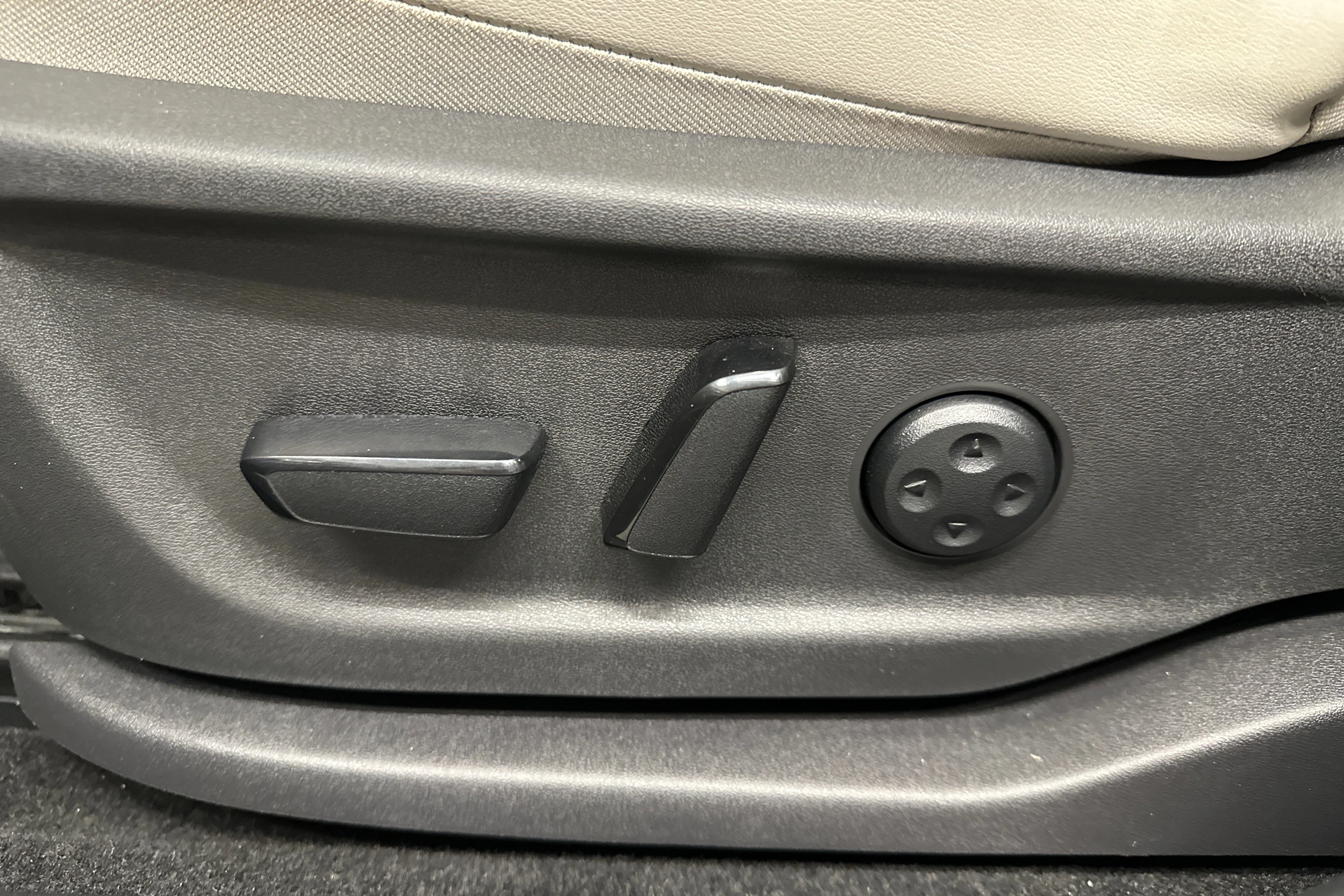 musta Nissan Ariya 2022 kuva 29.