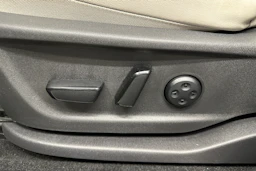 musta Nissan Ariya 2022 kuva 29.