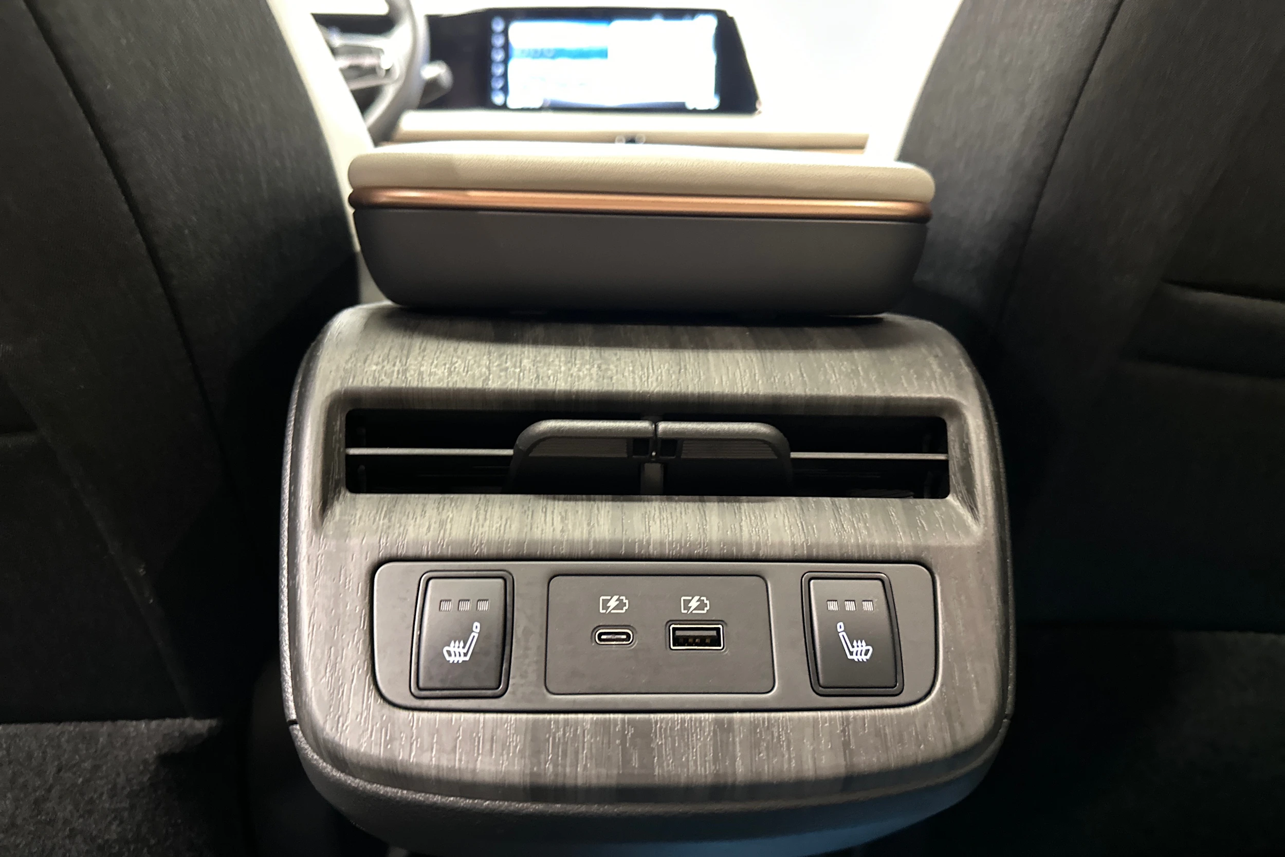 musta Nissan Ariya 2022 kuva 32.