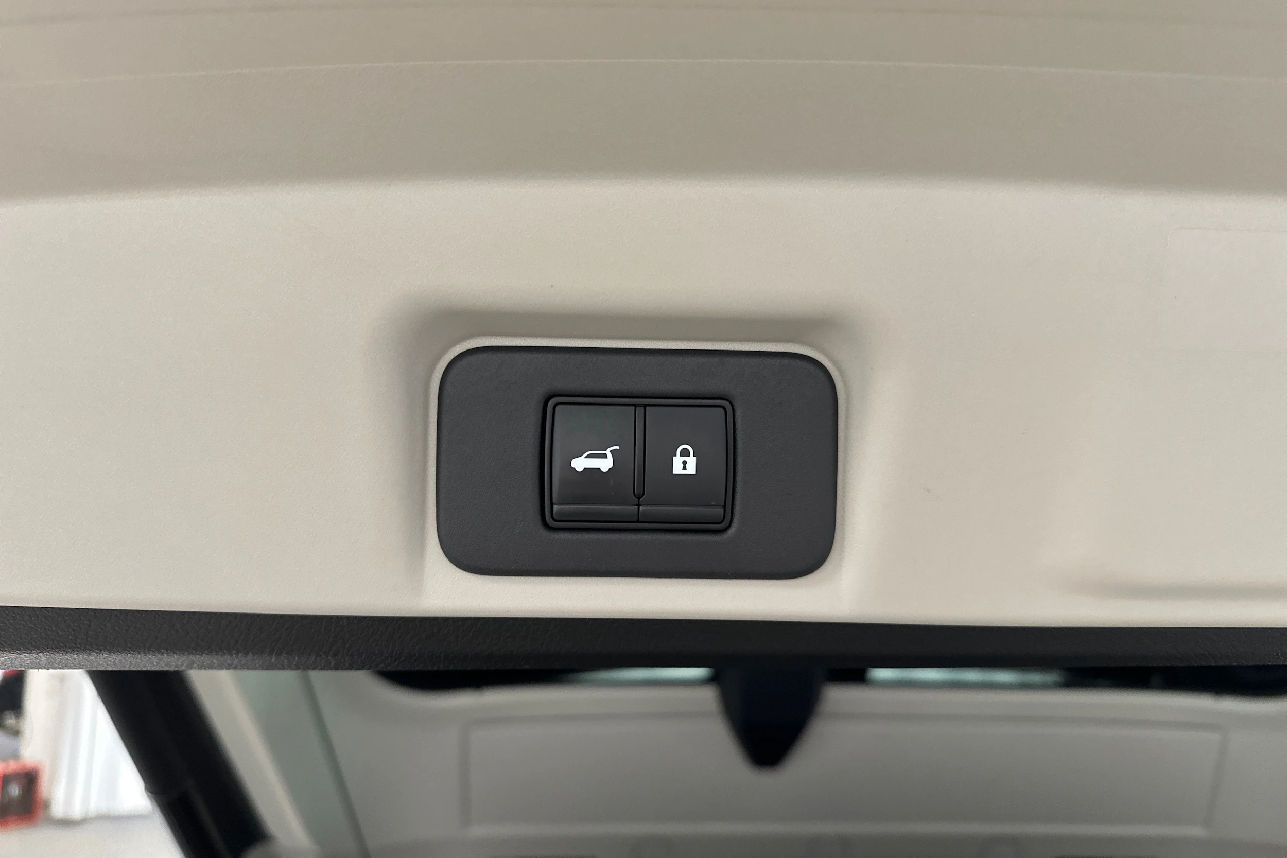 musta Nissan Ariya 2022 kuva 34.