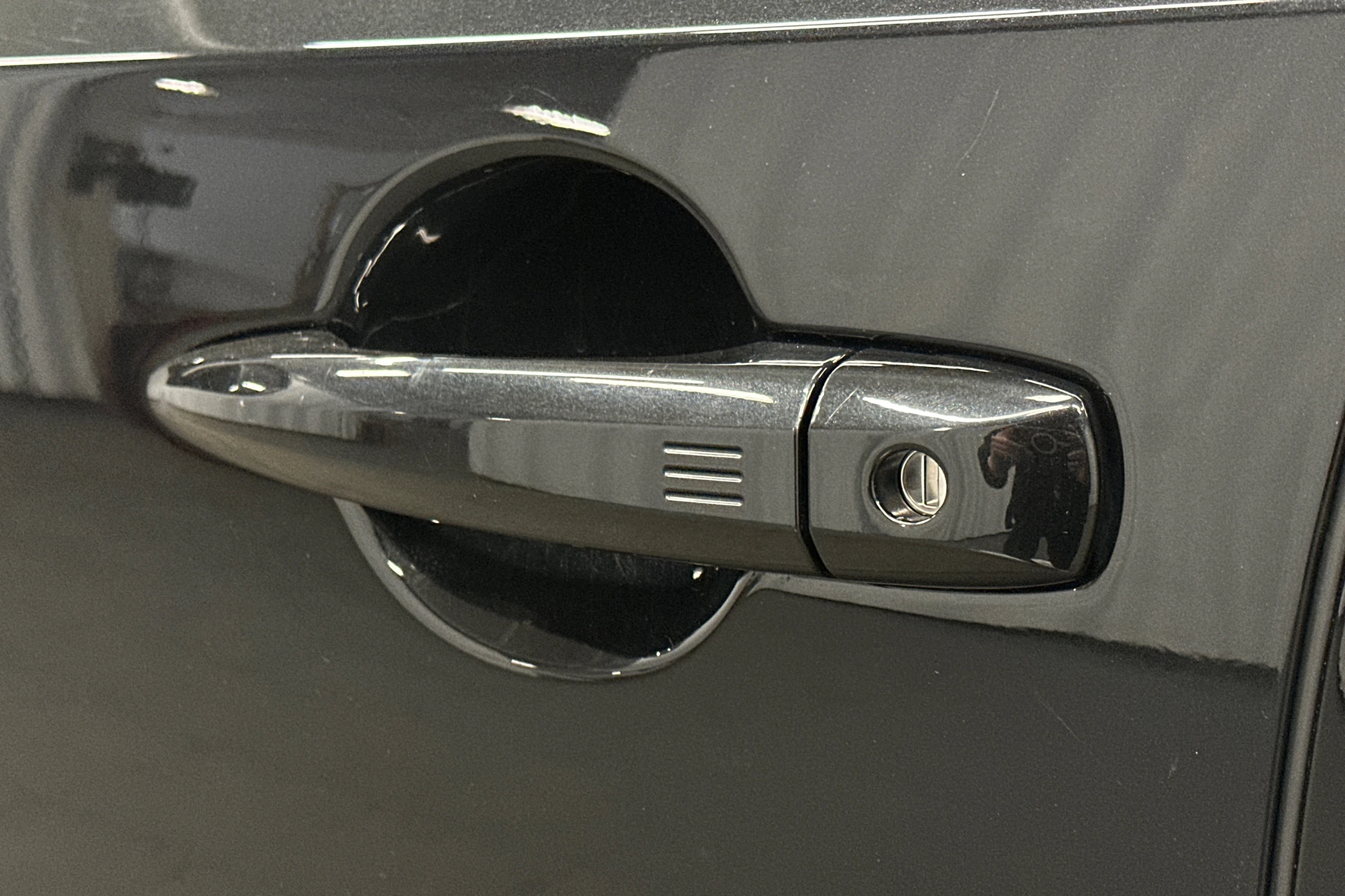 musta Nissan Ariya 2022 kuva 35.