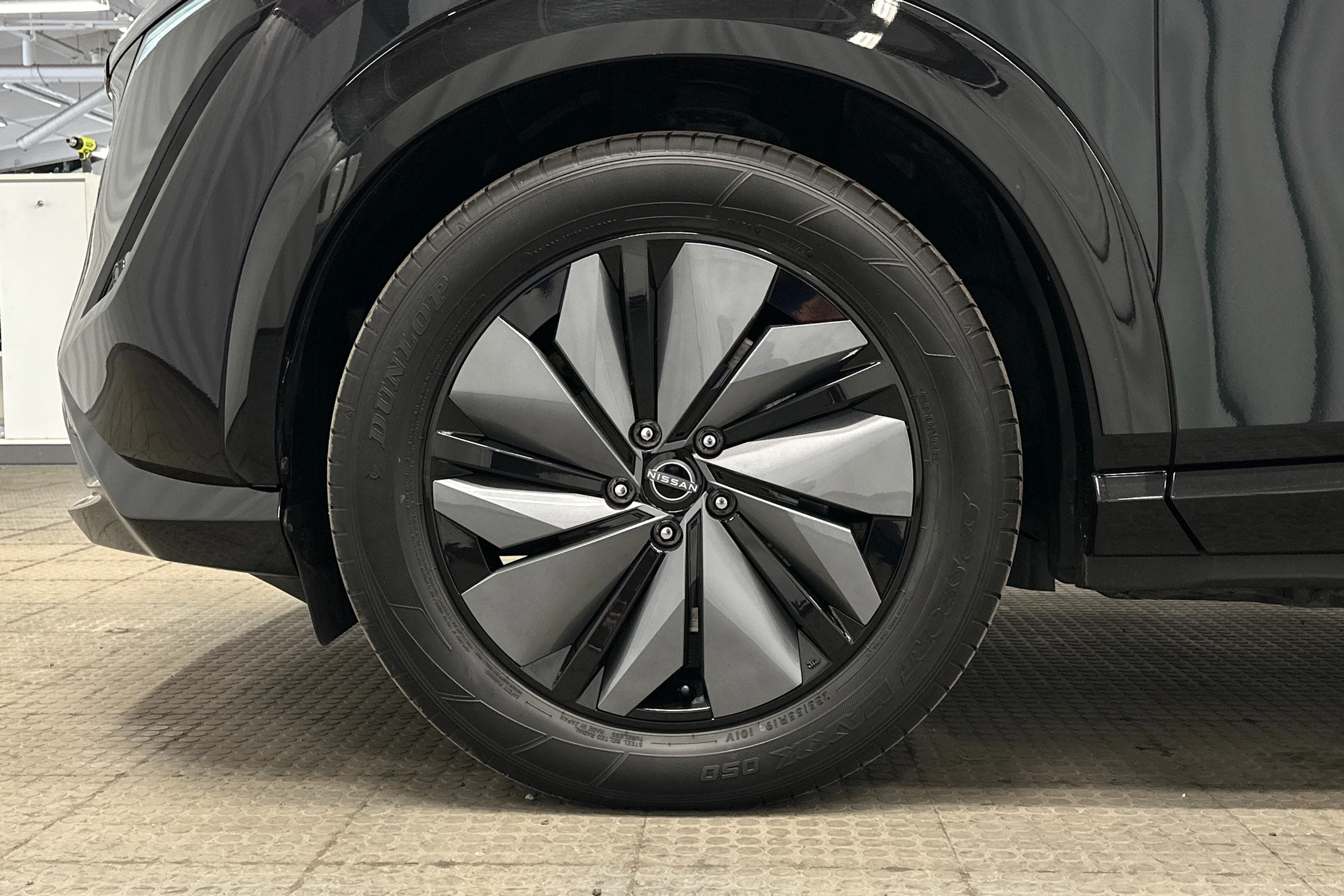 vihreä Nissan Ariya 2023 kuva 13.