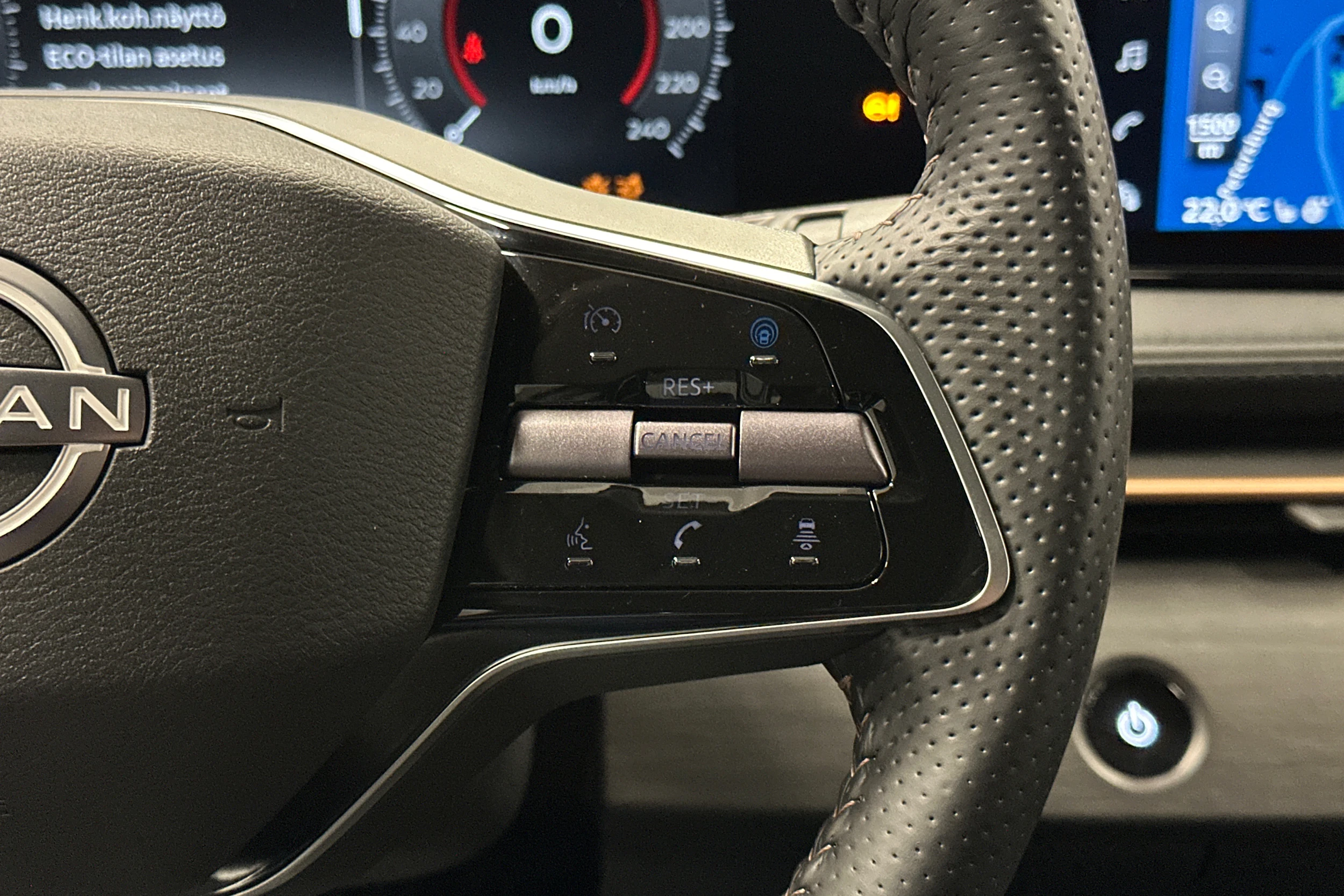 vihreä Nissan Ariya 2023 kuva 18.