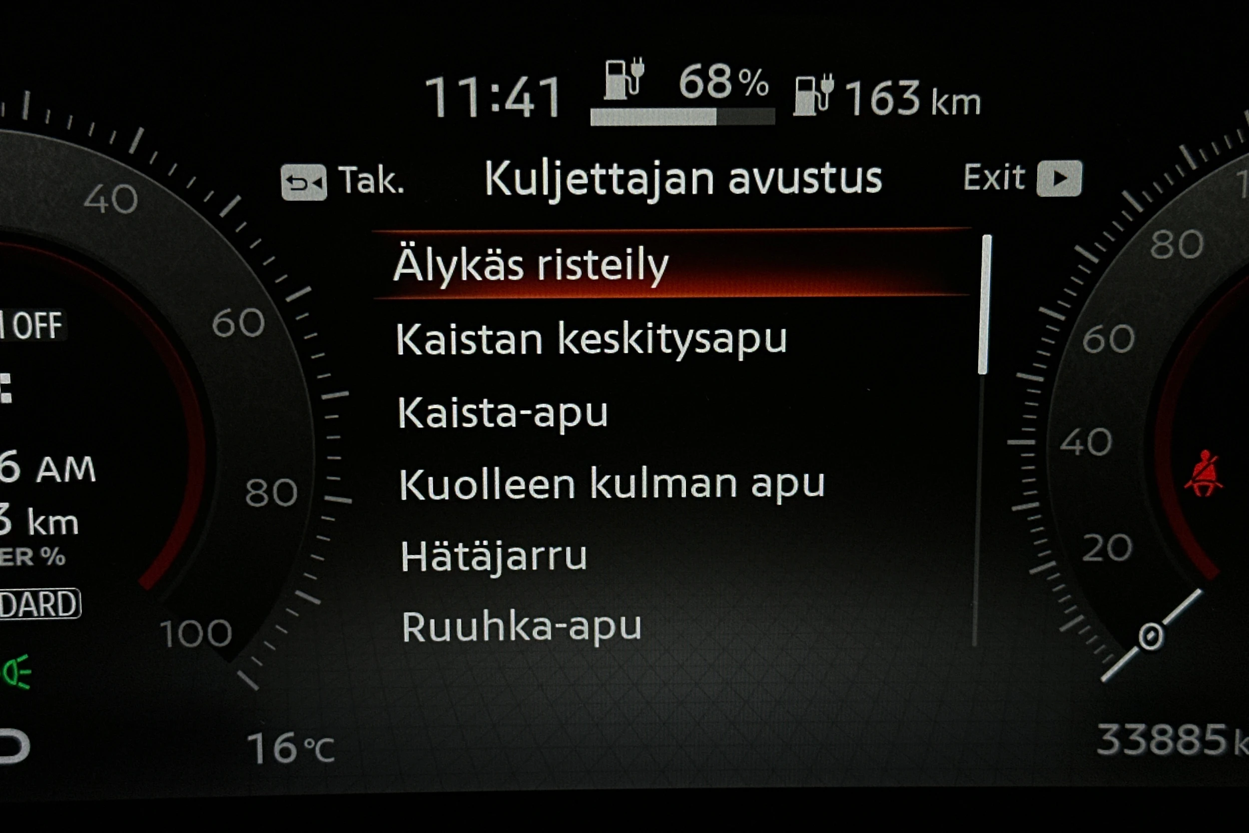 vihreä Nissan Ariya 2023 kuva 20.