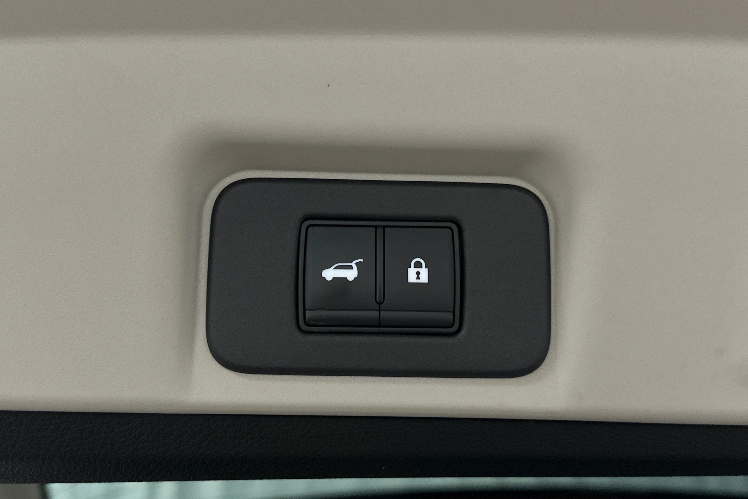 vihreä Nissan Ariya 2023 kuva 30.